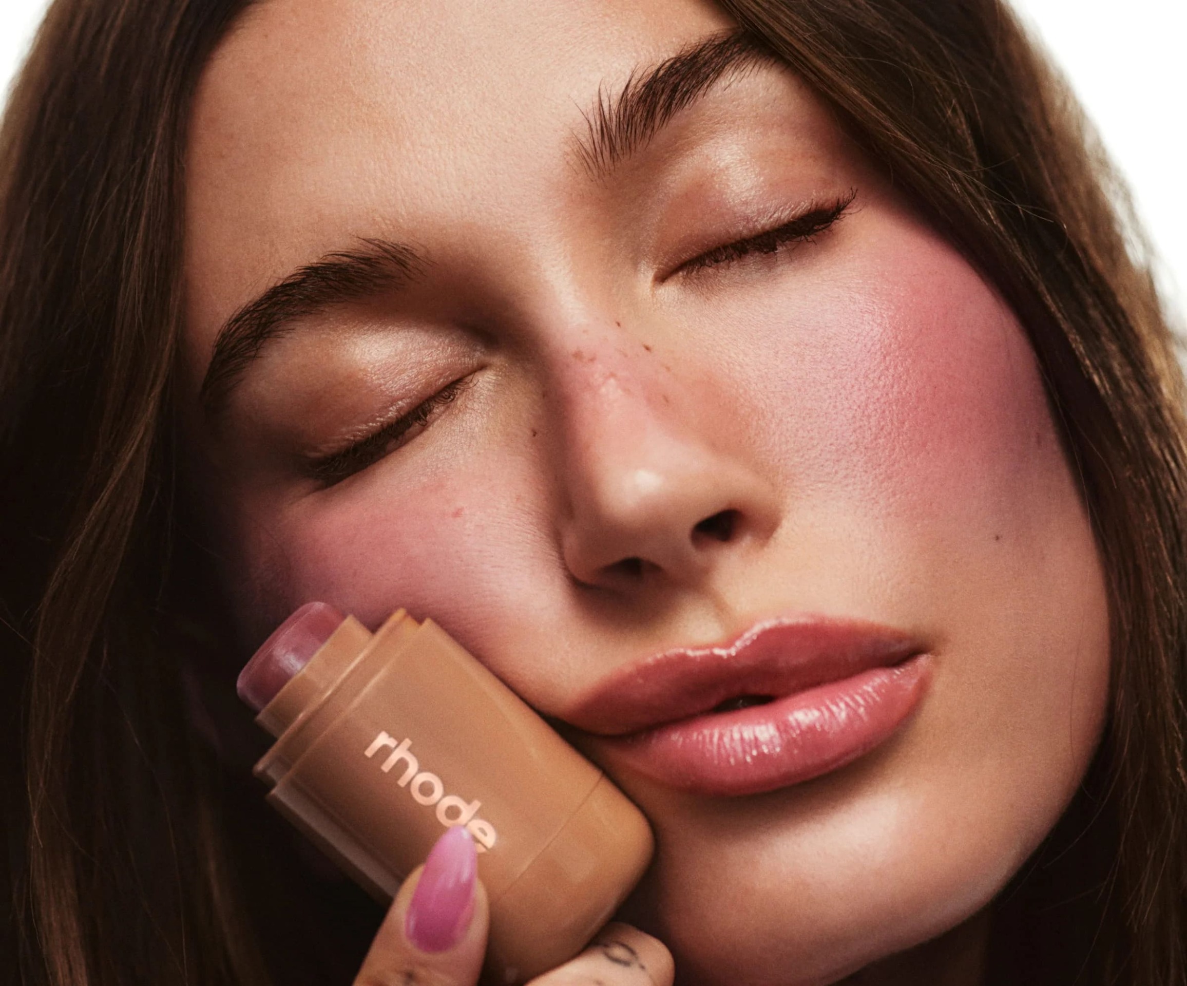 «فینیش رژگونه رود Sleepy Girl روی گونه